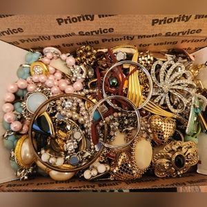 Mixed 2lb Vintage-Modern Costume Jewery Lots! Wearable/Resell, Junk/DIY/Repurp!